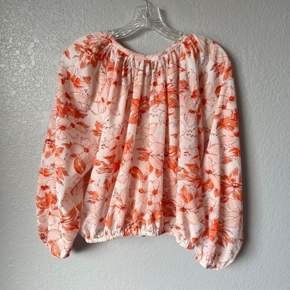 Crew tassel tie- front cropped top in breezy blooms - Picture 5 of 11